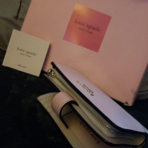 Kate Spade Compact Wallet - Picture 1 of 3